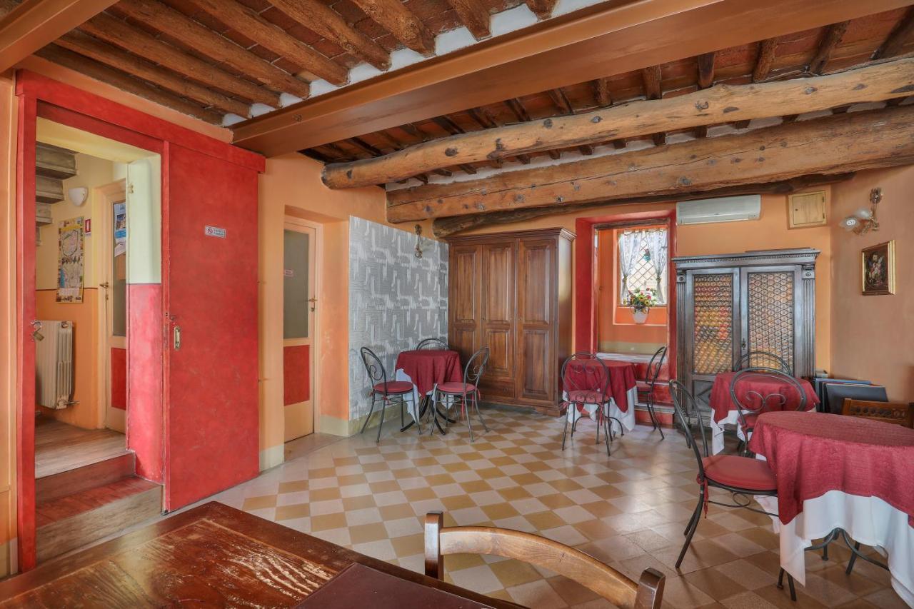 Antica Residenza Santa Chiara -City Center Lucca Exterior foto