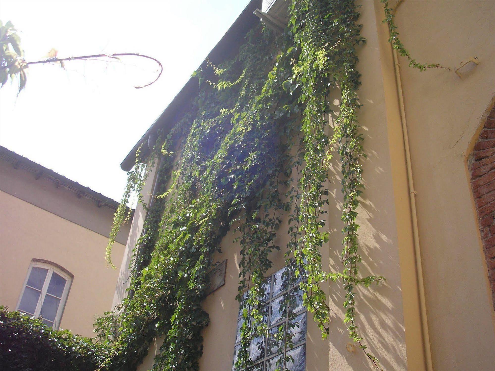 Antica Residenza Santa Chiara -City Center Lucca Exterior foto